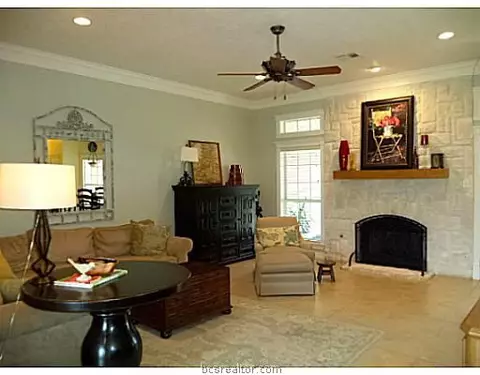 5784 Easterling Dr, Bryan, TX 77808 photo 5