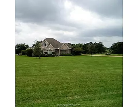 5784 Easterling Dr, Bryan, TX 77808 photo 2