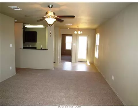2104 Gateshead Rd, Bryan, TX 77801 photo 2