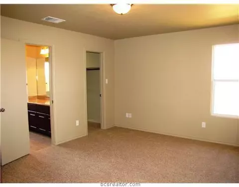 2104 Gateshead Rd, Bryan, TX 77801 photo 6
