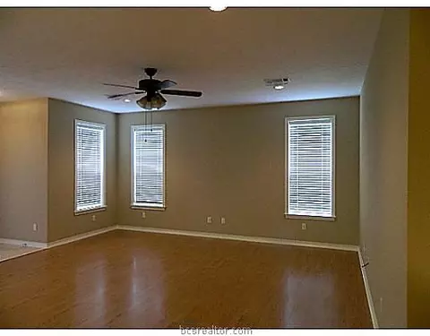2628 E Trophy Dr, Bryan, TX 77802 photo 3