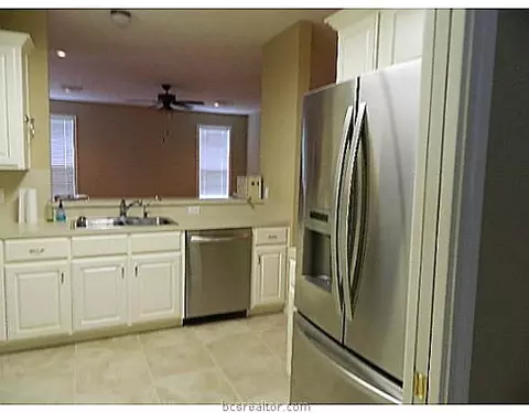2628 E Trophy Dr, Bryan, TX 77802 photo 7