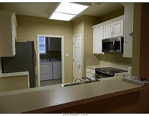 2628 E Trophy Dr, Bryan, TX 77802 photo 5