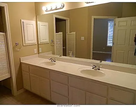 2628 E Trophy Dr, Bryan, TX 77802 photo 10