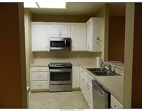 2628 E Trophy Dr, Bryan, TX 77802 photo 6