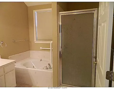 2628 E Trophy Dr, Bryan, TX 77802 photo 9