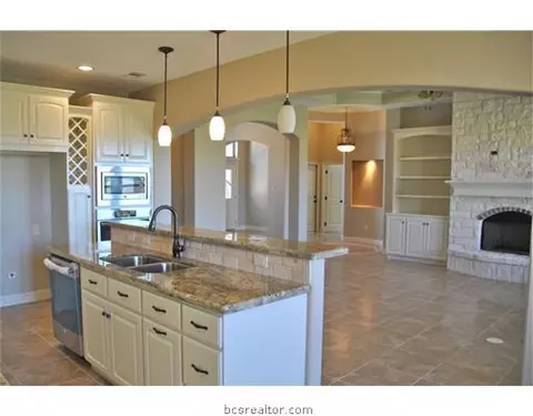 3013 Archer Cir, Bryan, TX 77803 photo 7