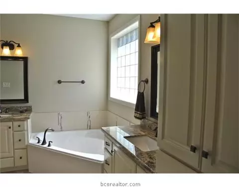 3013 Archer Cir, Bryan, TX 77803 photo 12
