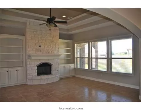 3013 Archer Cir, Bryan, TX 77803 photo 4