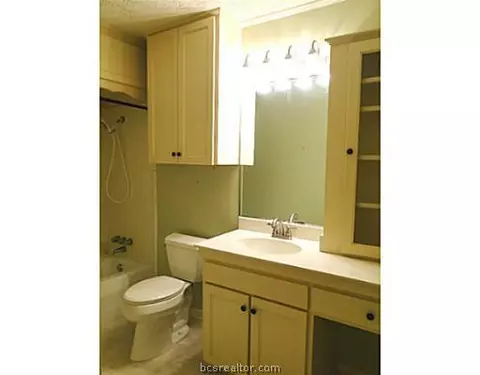 6841 Cedar Oaks Dr, Bryan, TX 77808 photo 8