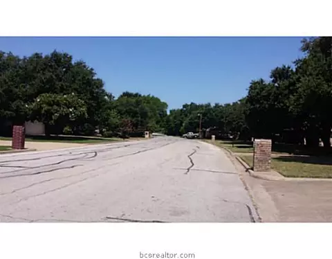 2107 Red River Dr, Bryan, TX 77802 photo 6