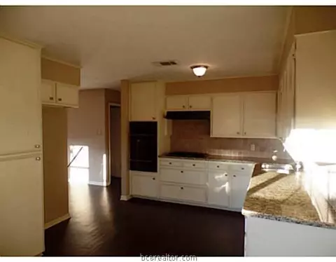 2721 Silver Maple Dr, Bryan, TX 77803 photo 6