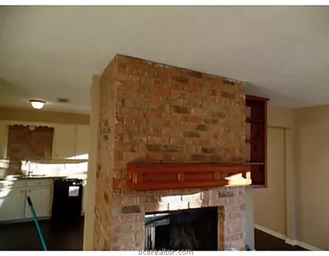 2721 Silver Maple Dr, Bryan, TX 77803 photo 4
