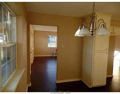2721 Silver Maple Dr, Bryan, TX 77803 photo 8