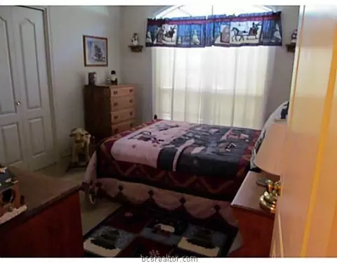 5900 Knightsbridge Ln, Bryan, TX 77802 photo 15