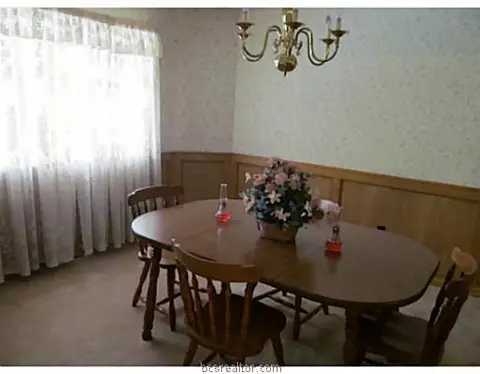 5900 Knightsbridge Ln, Bryan, TX 77802 photo 7