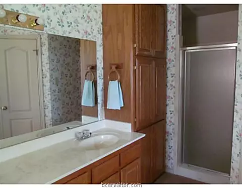 5900 Knightsbridge Ln, Bryan, TX 77802 photo 12