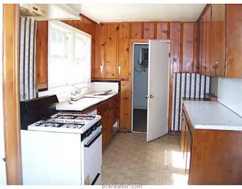 2318 S Franklin Dr, Bryan, TX 77801 photo 7