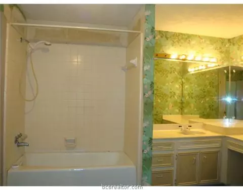 4101 Warwick Ln, Bryan, TX 77802 photo 8