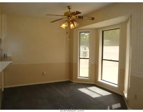 4101 Warwick Ln, Bryan, TX 77802 photo 4