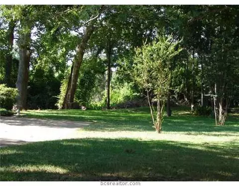1111 E 9th St, Cameron, TX 76520 photo 5