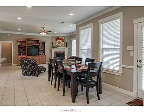 3820 Park Hampton Dr, Bryan, TX 77802 photo 5