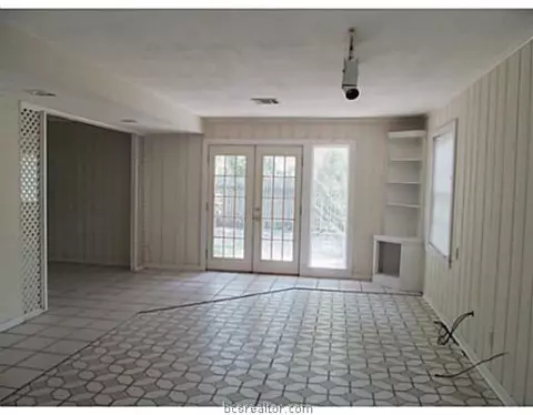 3010 Spruce, Bryan, TX 77801 photo 2