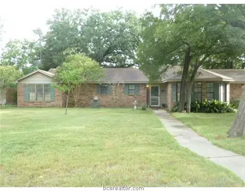 4300 Brompton Ln, Bryan, TX 77802 photo 3