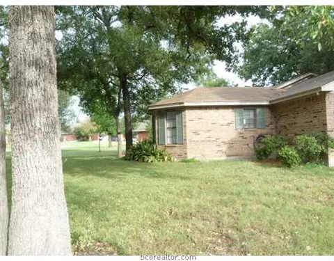 4300 Brompton Ln, Bryan, TX 77802 photo 6
