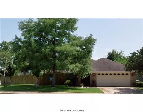 3816 Brighton Dr, Bryan, TX 77802 photo 1