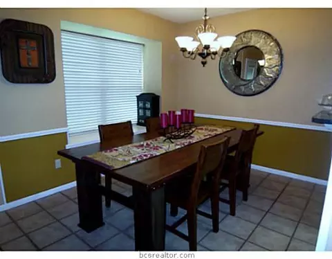 3816 Brighton Dr, Bryan, TX 77802 photo 5