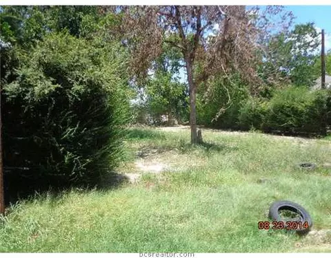 1202 Batts St, Bryan, TX 77803 photo 3
