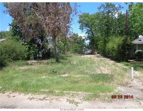 1202 Batts St, Bryan, TX 77803 photo 4