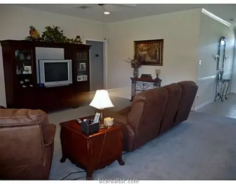 7300 Planters Loop, Bryan, TX 77808 photo 6