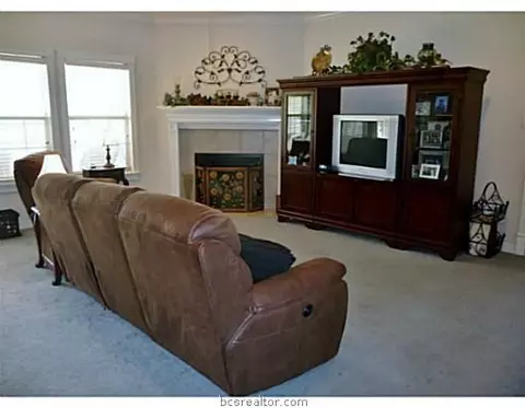 7300 Planters Loop, Bryan, TX 77808 photo 5