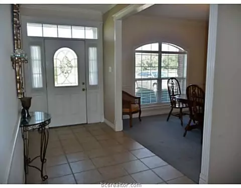 7300 Planters Loop, Bryan, TX 77808 photo 2