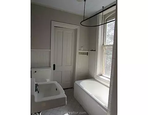 713 E 30th St, Bryan, TX 77803 photo 3