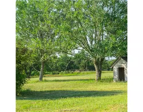 3964 Cliff Rd, Bryan, TX 77808 photo 4