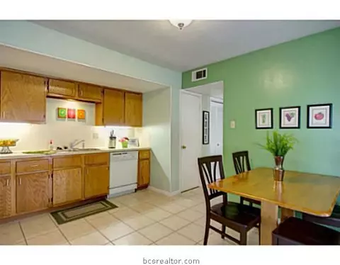 925 Navidad St, Bryan, TX 77801 photo 5