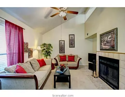 925 Navidad St, Bryan, TX 77801 photo 3