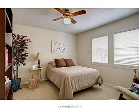 925 Navidad St, Bryan, TX 77801 photo 9