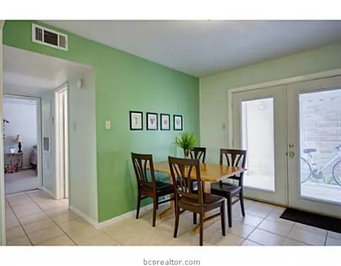 925 Navidad St, Bryan, TX 77801 photo 6