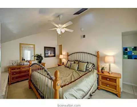 925 Navidad St, Bryan, TX 77801 photo 7