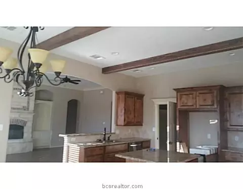 3104 Archer Cir, Bryan, TX 77808 photo 4