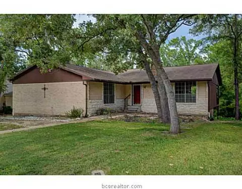 2805 Camelot Dr, Bryan, TX 77802 photo 1