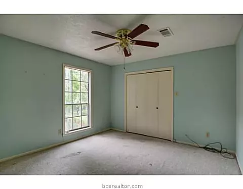 2805 Camelot Dr, Bryan, TX 77802 photo 9