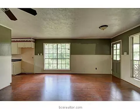 2805 Camelot Dr, Bryan, TX 77802 photo 4