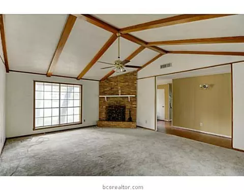 2805 Camelot Dr, Bryan, TX 77802 photo 2