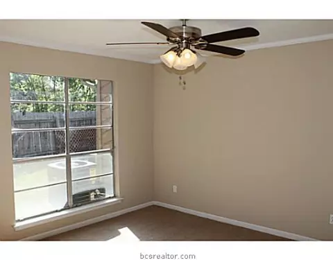 2830 Oakside Dr, Bryan, TX 77802 photo 10