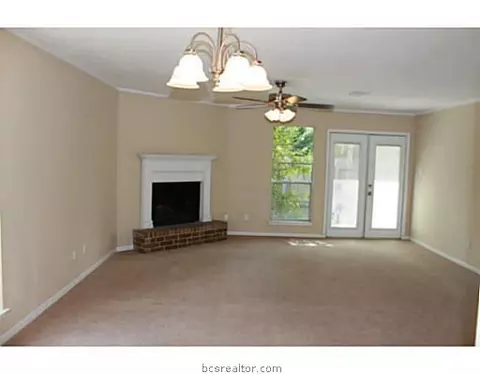 2830 Oakside Dr, Bryan, TX 77802 photo 4